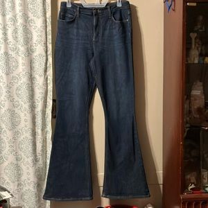 Women’s new without tags Lee flair jeans. Size 10. Excellent condition